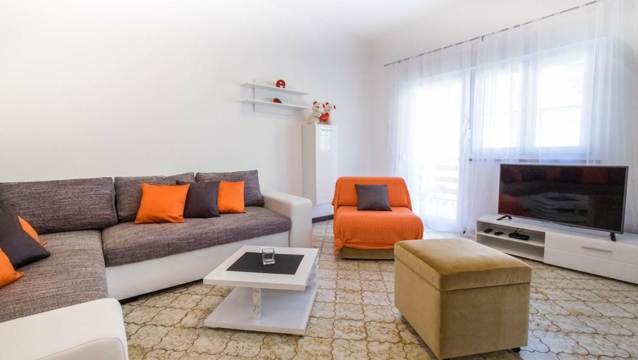 Apartment Ema Medulin Exterior foto